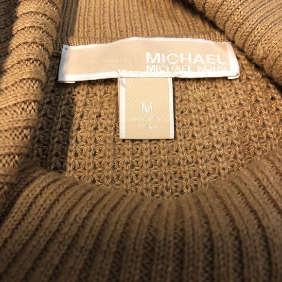 Michael Kors waffle weave turtleneck sweater. - Picture 7 of 7